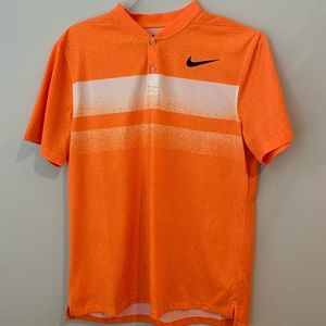 💥 Nike Golf Henley Modern Fit - Size Large 💥